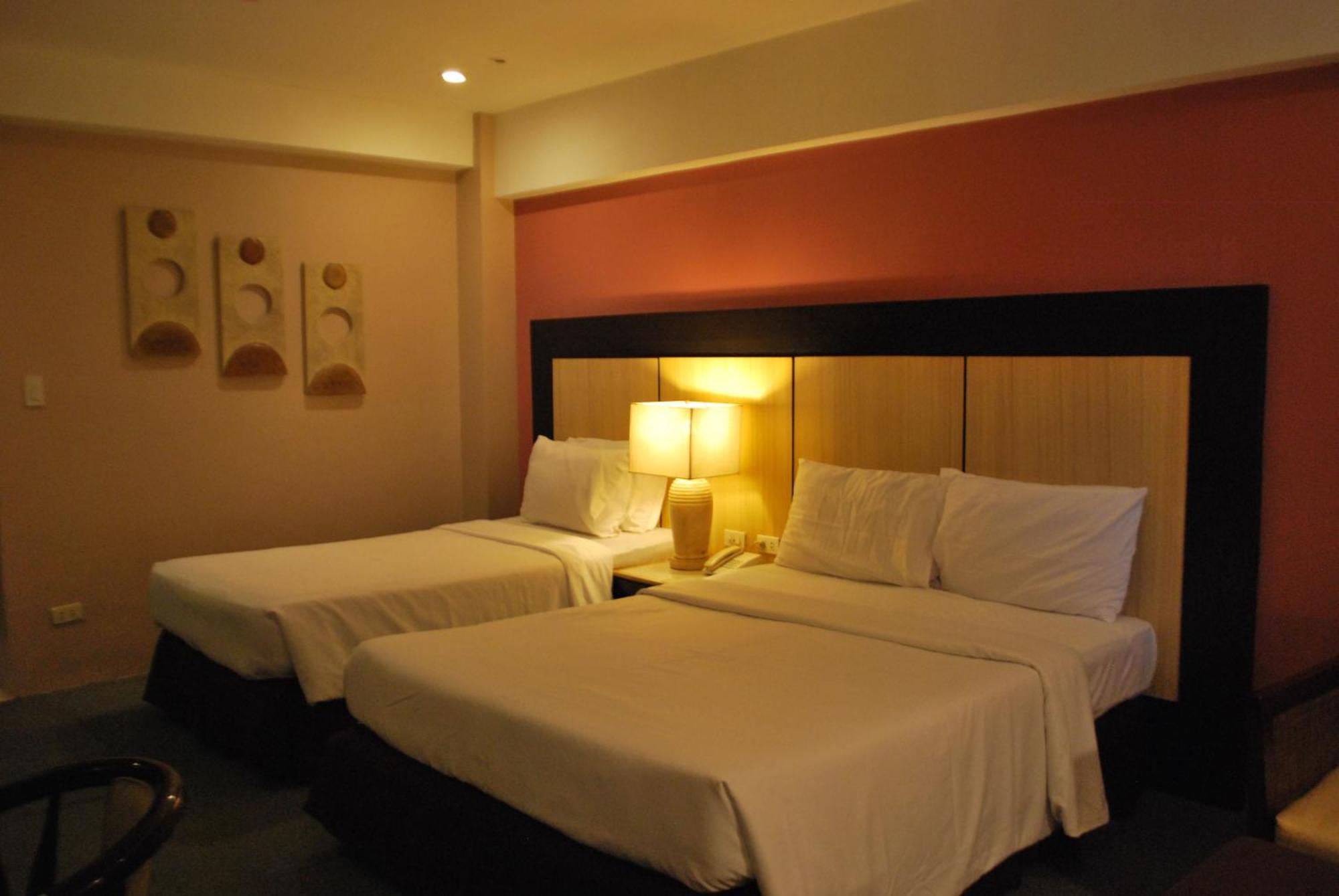 Cebu Grand Hotel Exterior foto