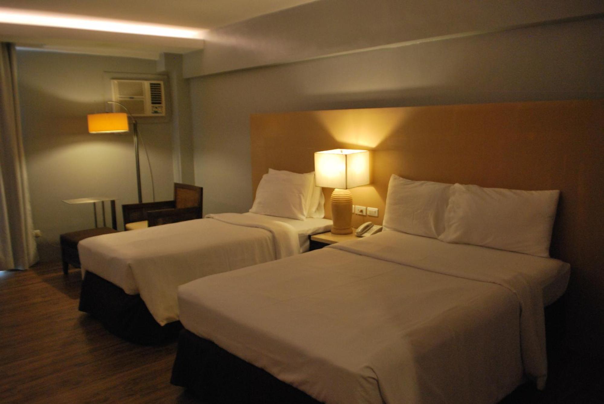 Cebu Grand Hotel Exterior foto