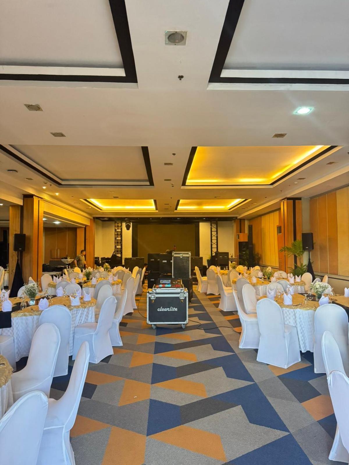 Cebu Grand Hotel Exterior foto