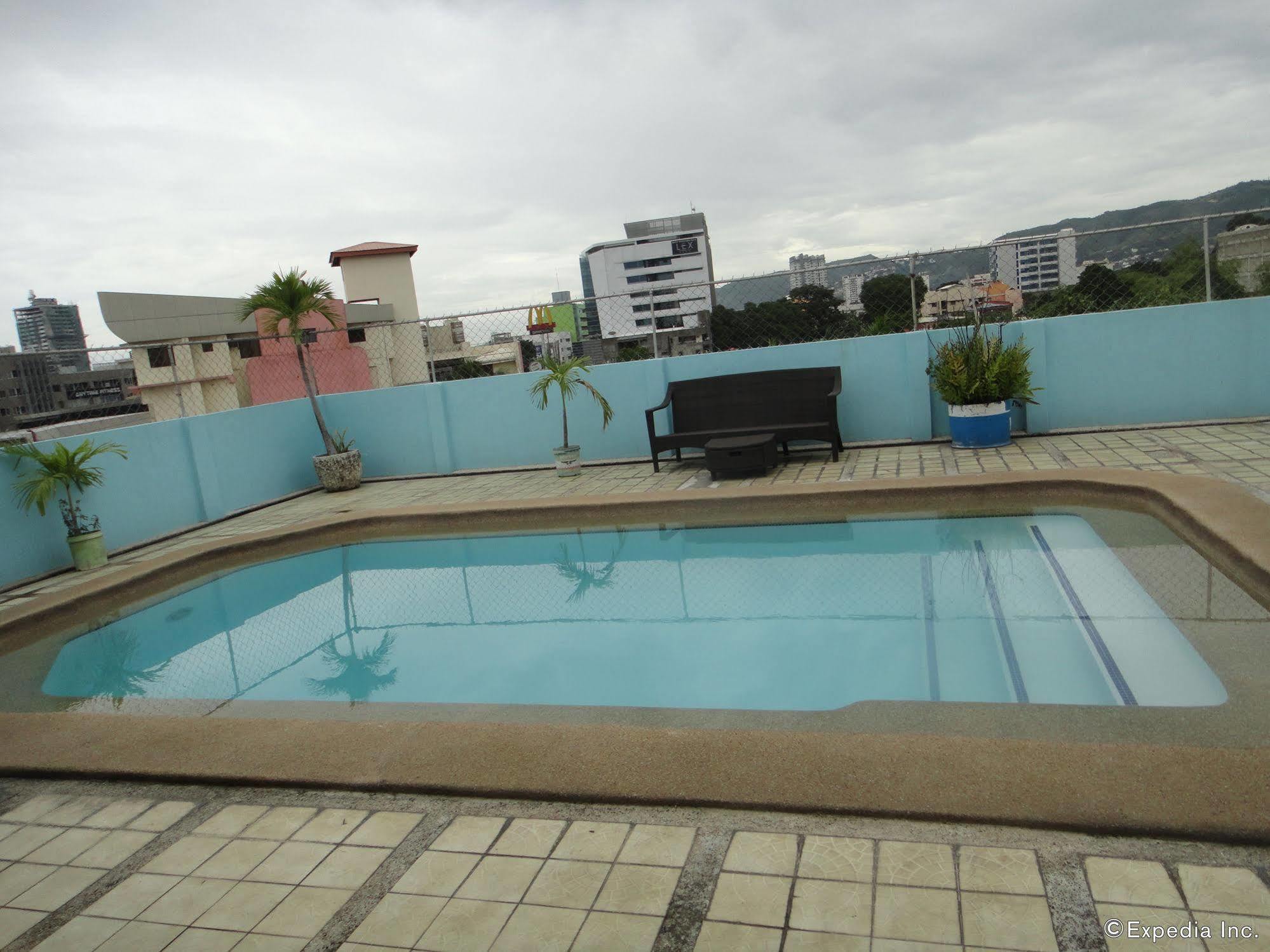 Cebu Grand Hotel Exterior foto